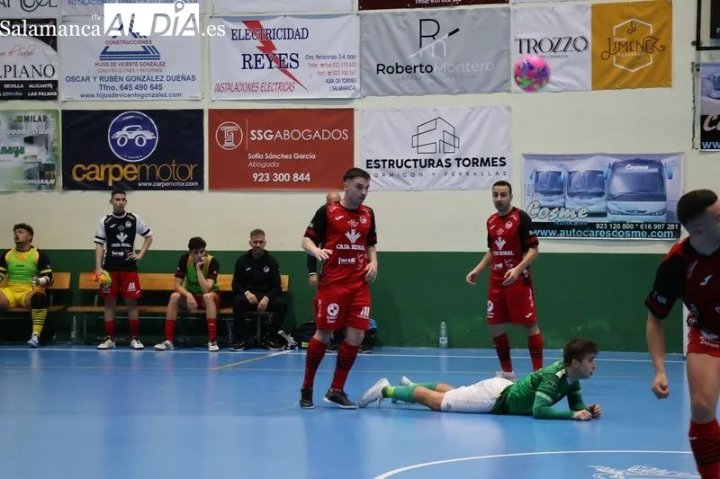 Foto 18 - FOTOS | El Piensos Dur&aacute;n Albense se impone en un partido de locura ante el Caja Rural River Sala Zamora (8-6)