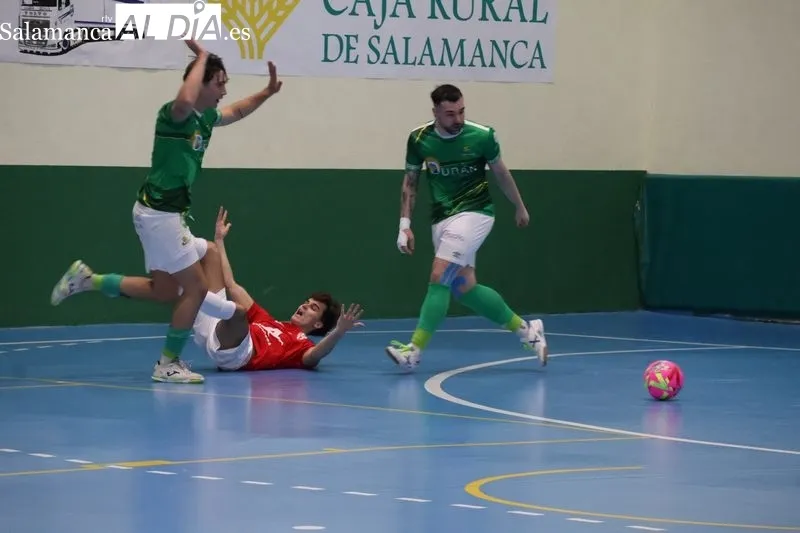 Foto 16 - FOTOS | El Piensos Dur&aacute;n Albense rescata un punto en un partido ca&oacute;tico y de dominio visitante (3&ndash;3)