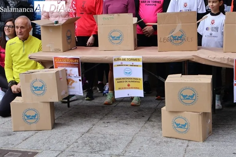 Foto 8 - La fiesta del running solidario vuelve a llenar Alba de Tormes: m&aacute;s de 130 kilos de alimentos recogidos