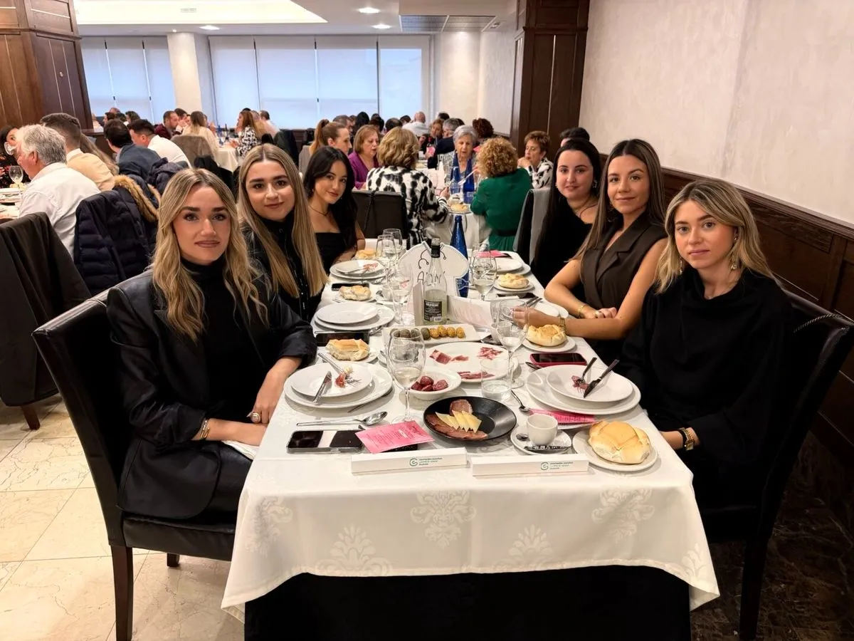 Foto 4 - FOTOS | Guijuelo se vuelca con la AECC: lleno en la primera comida y dos nuevas citas en noviembre