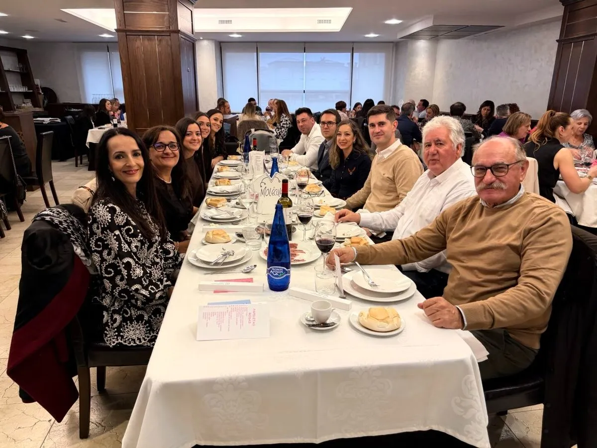 Foto 2 - FOTOS | Guijuelo se vuelca con la AECC: lleno en la primera comida y dos nuevas citas en noviembre