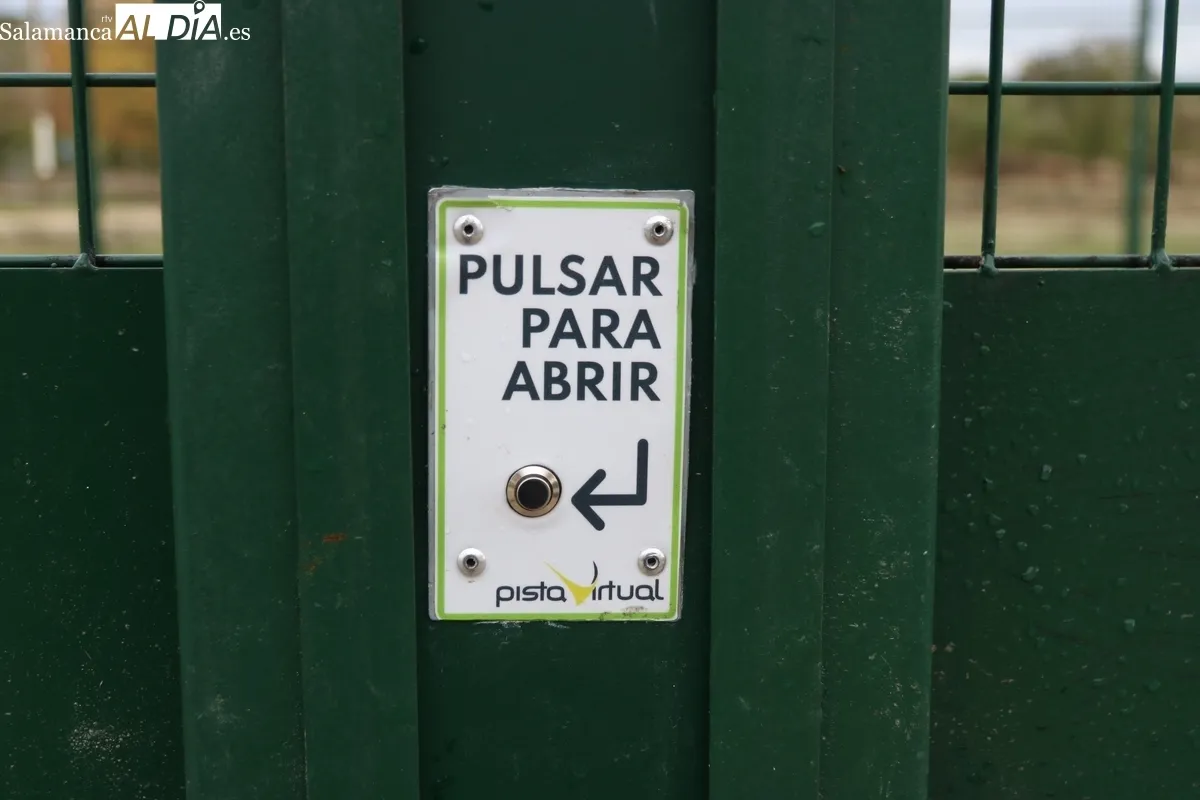 La pista de pádel de Vitigudino abre por fin sus puertas / CORRAL