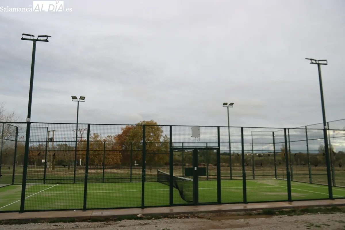 La pista de pádel de Vitigudino abre por fin sus puertas / CORRAL