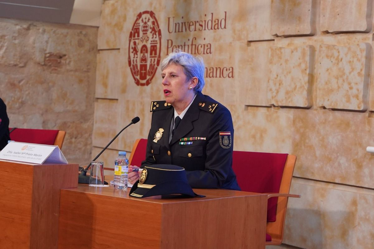La jefa de la UFAM de Salamanca, premio Menina 2025