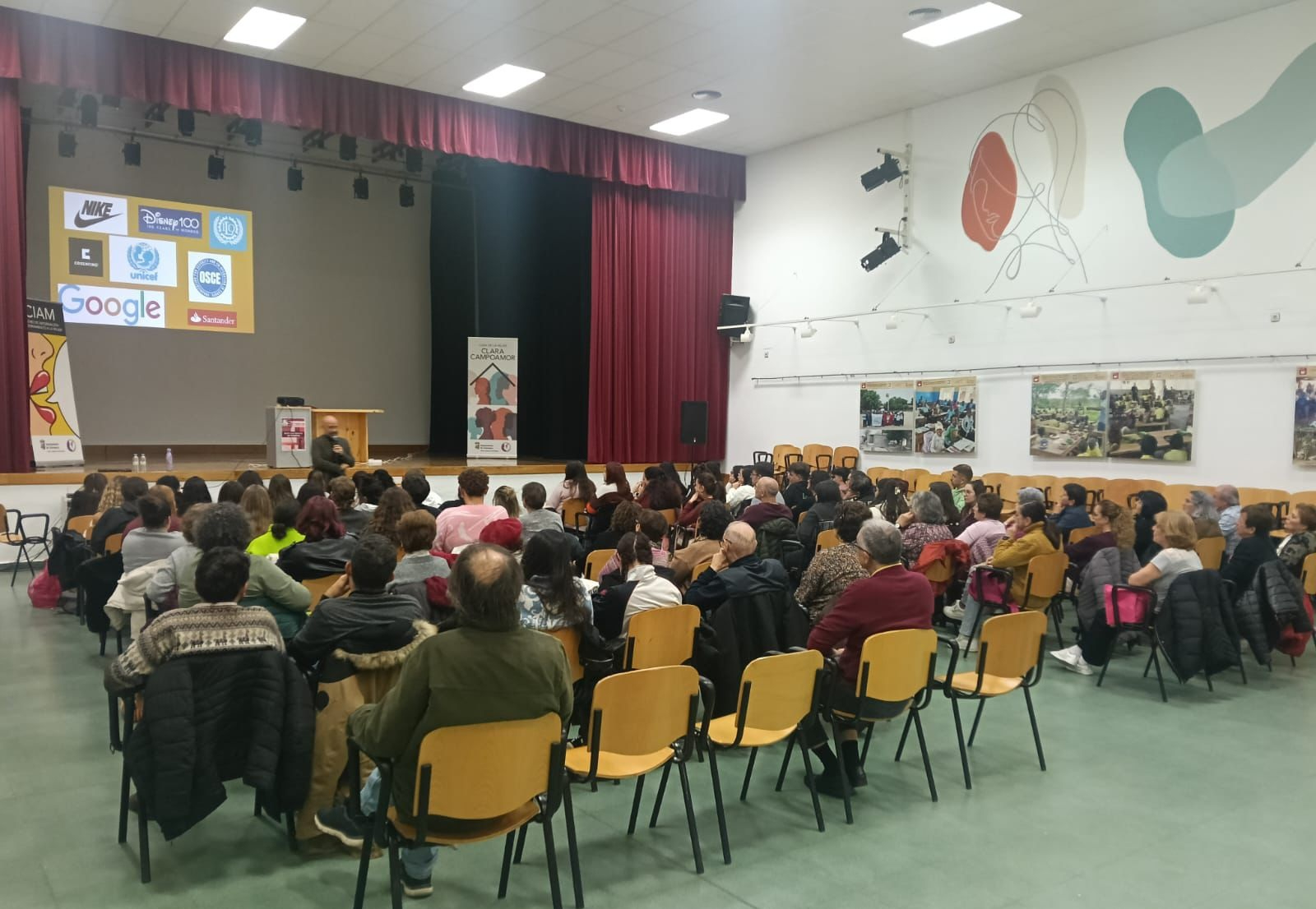 Repensar lo masculino en Salamanca: debate sobre igualdad