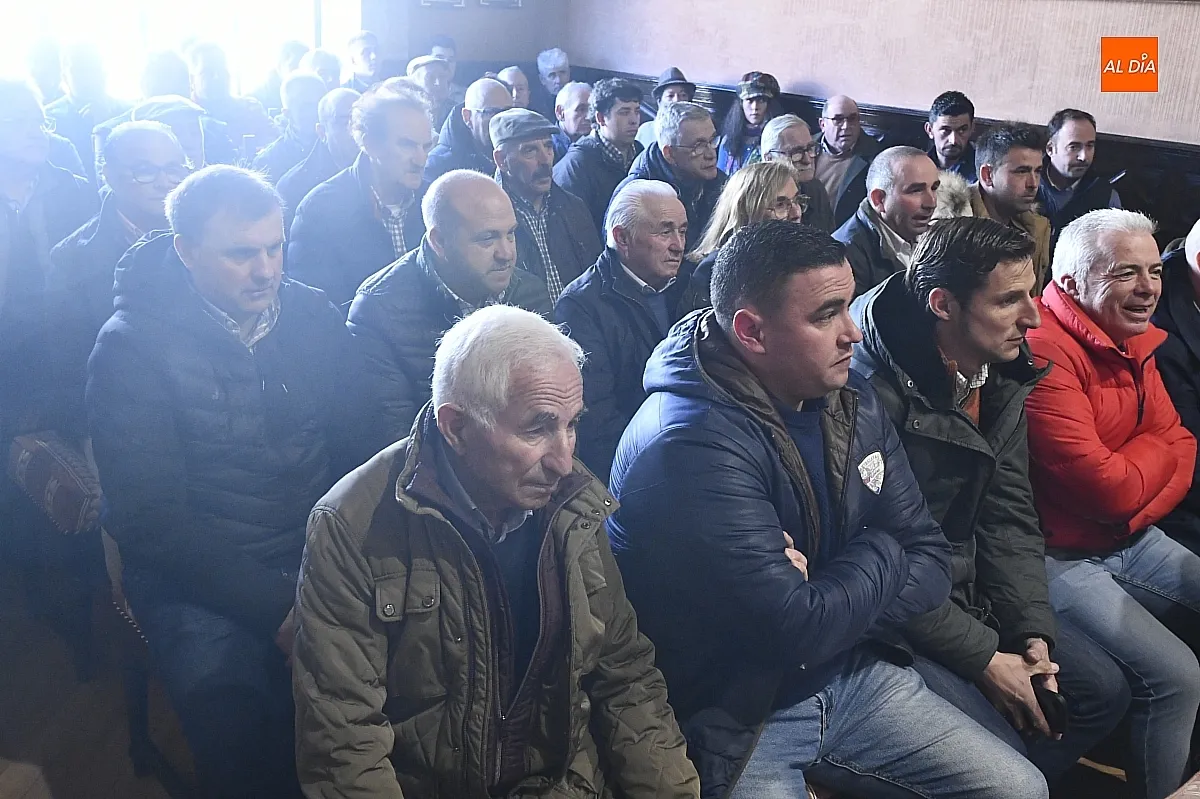 Foto 7 - Acuerdo sin fisuras entre industriales y ganaderos para fijar el precio del porcino en la XXVI Lonja de Ciudad Rodrigo