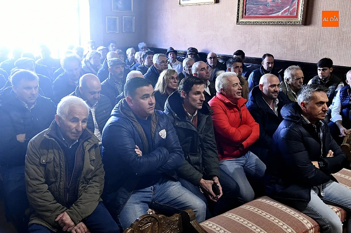 Foto 10 - Acuerdo sin fisuras entre industriales y ganaderos para fijar el precio del porcino en la XXVI Lonja de Ciudad Rodrigo