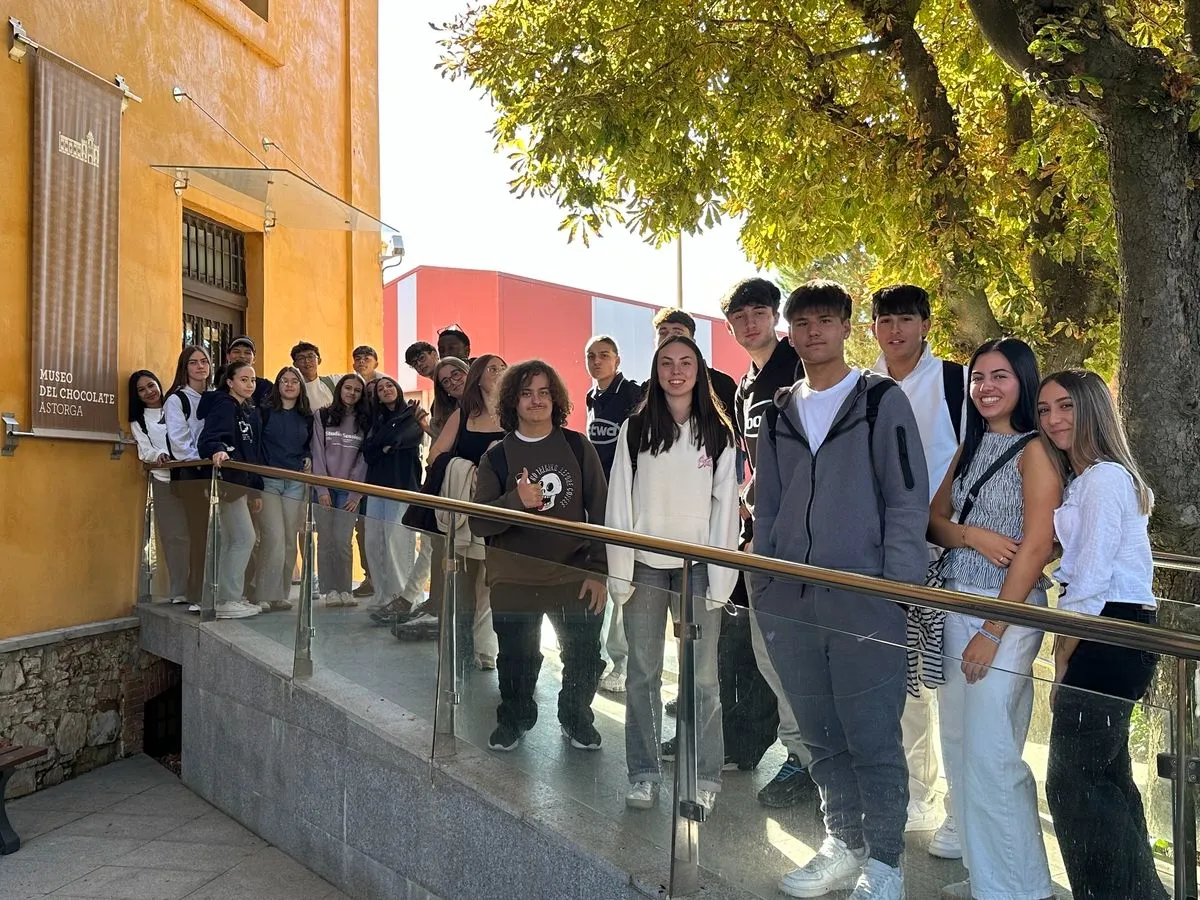 Estudiantes de Misioneras de la Providencia viajan a Astorga