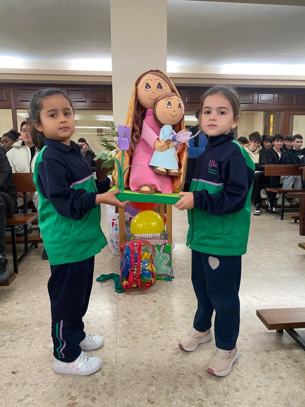 El Colegio Misioneras de la Providencia conmemora la festividad de su patrona en una jornada de convivencia