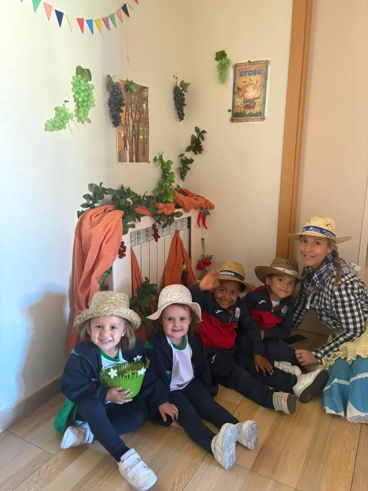 Foto 3 - Los alumnos de Infantil del Colegio Misioneras de la Providencia celebran la Fiesta de la Vendimia