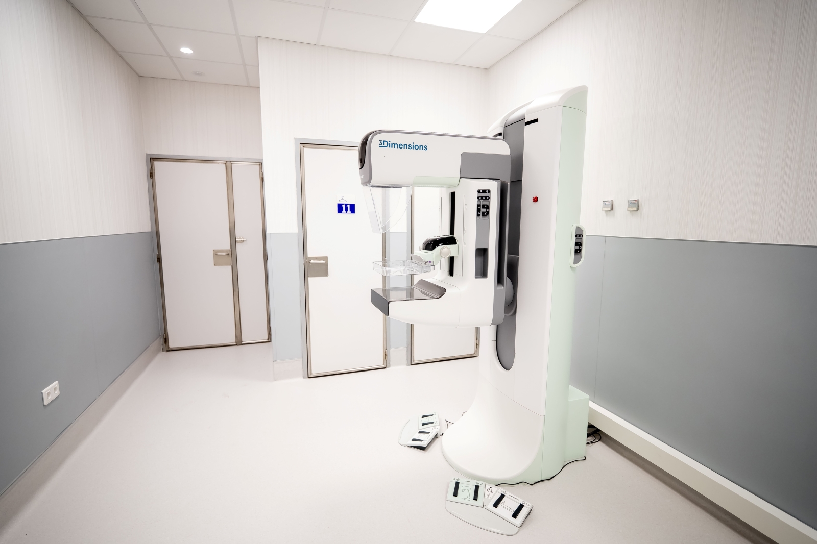 HM Santísima Trinidad de Salamanca estrena mamógrafo 3D para detectar el cáncer de mama