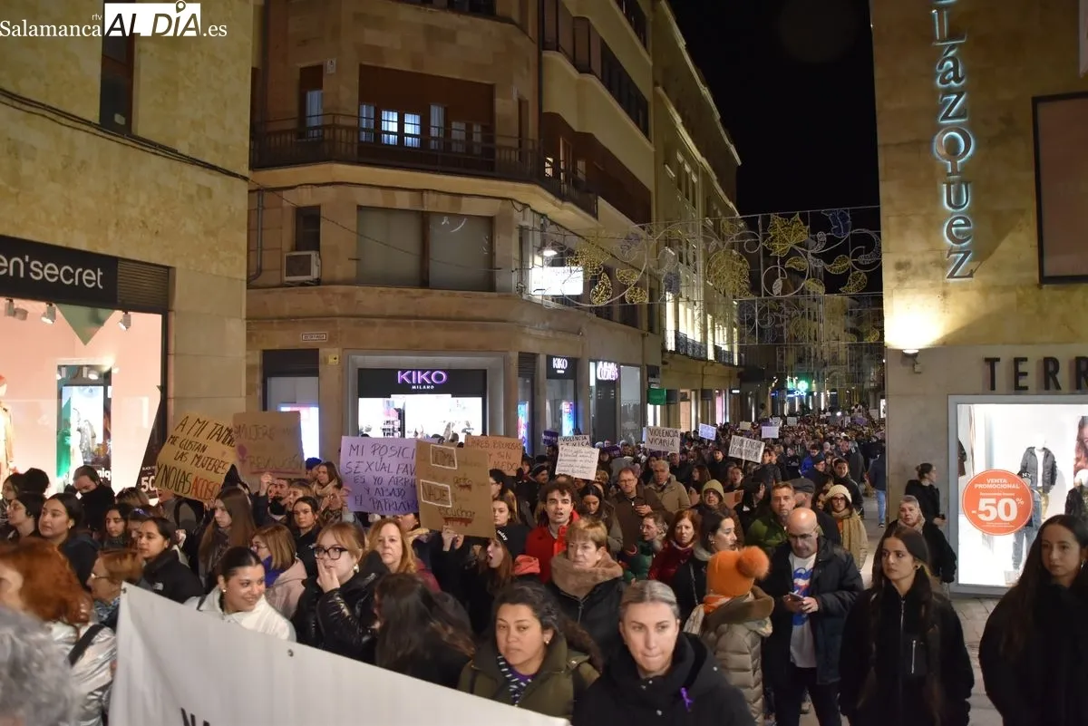 Manifestación del 25N convocada por el Movimiento Feminista de Salamanca. Fotos: Toni Sánchez