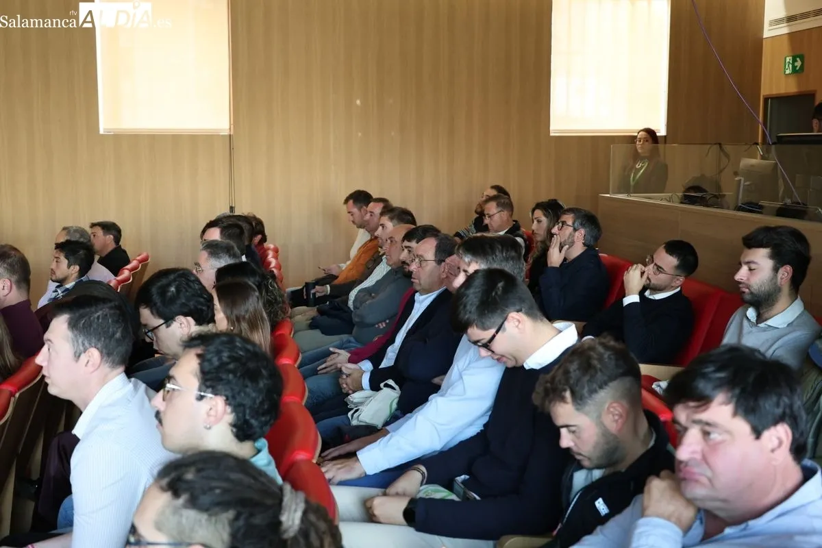 Manuel Pimentel durante su intervención en la primera jornada profesional de la Cátedra MIRAT-USAL de Nutrición Vegetal. Foto de David Sañudo