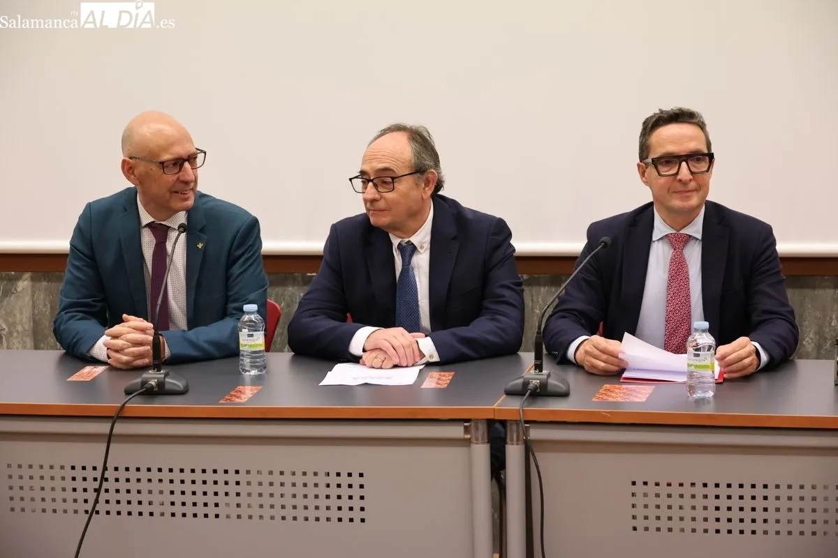 Inauguración de la nueva aula dedicada a Carmen Martín Gaite en la Universidad de Salamanca. Foto de David Sañudo