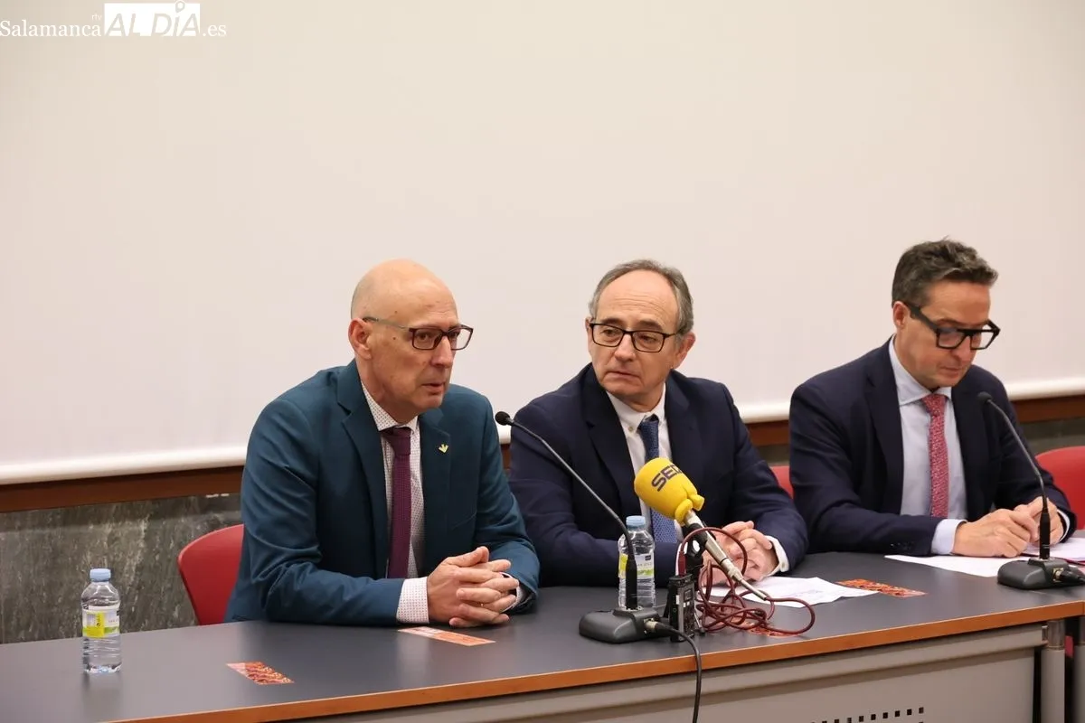 Inauguración de la nueva aula dedicada a Carmen Martín Gaite en la Universidad de Salamanca. Foto de David Sañudo