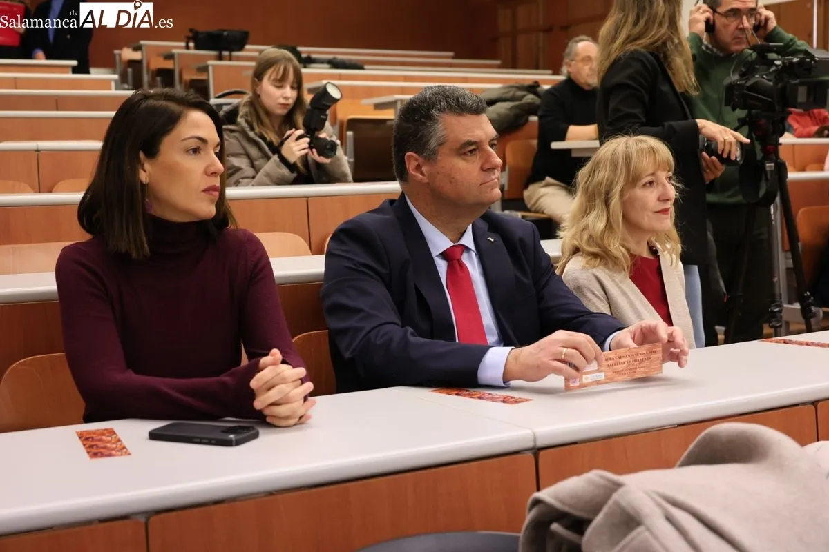 Inauguración de la nueva aula dedicada a Carmen Martín Gaite en la Universidad de Salamanca. Foto de David Sañudo