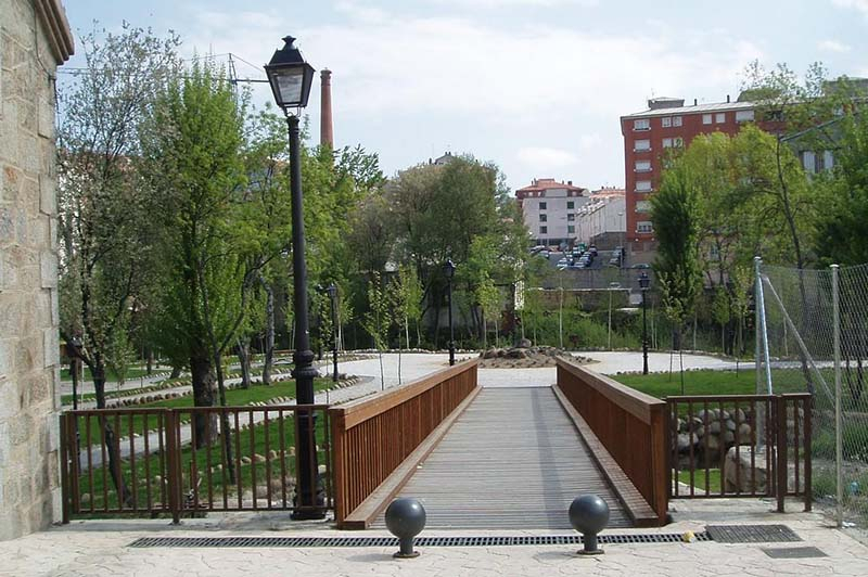 Béjar cierra tres parques por la alerta de fuertes vientos