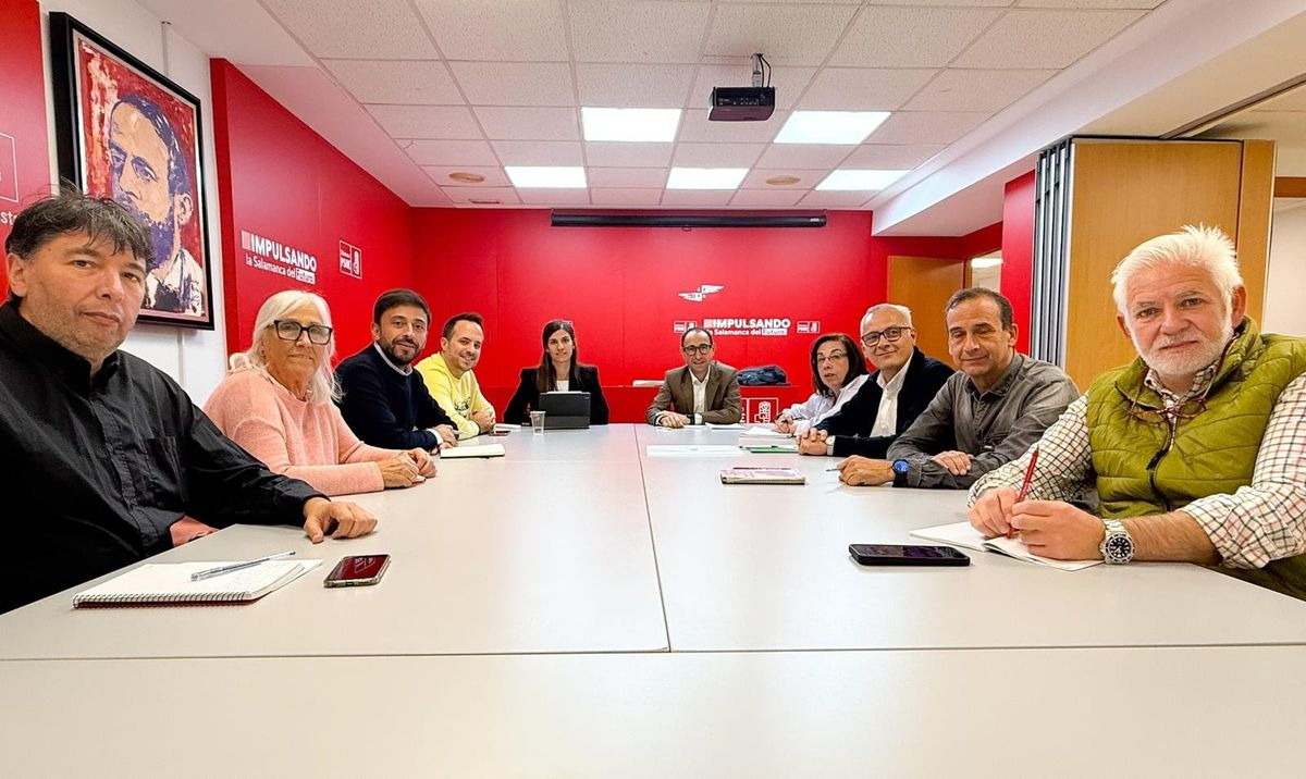 PSOE y sindicatos acusan a la Junta de aniquilar los servicios públicos