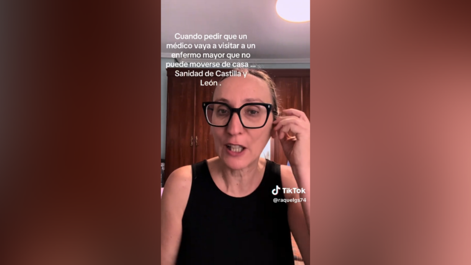 Una salmantina denuncia en TikTok la falta de atención médica a domicilio en Vitigudino