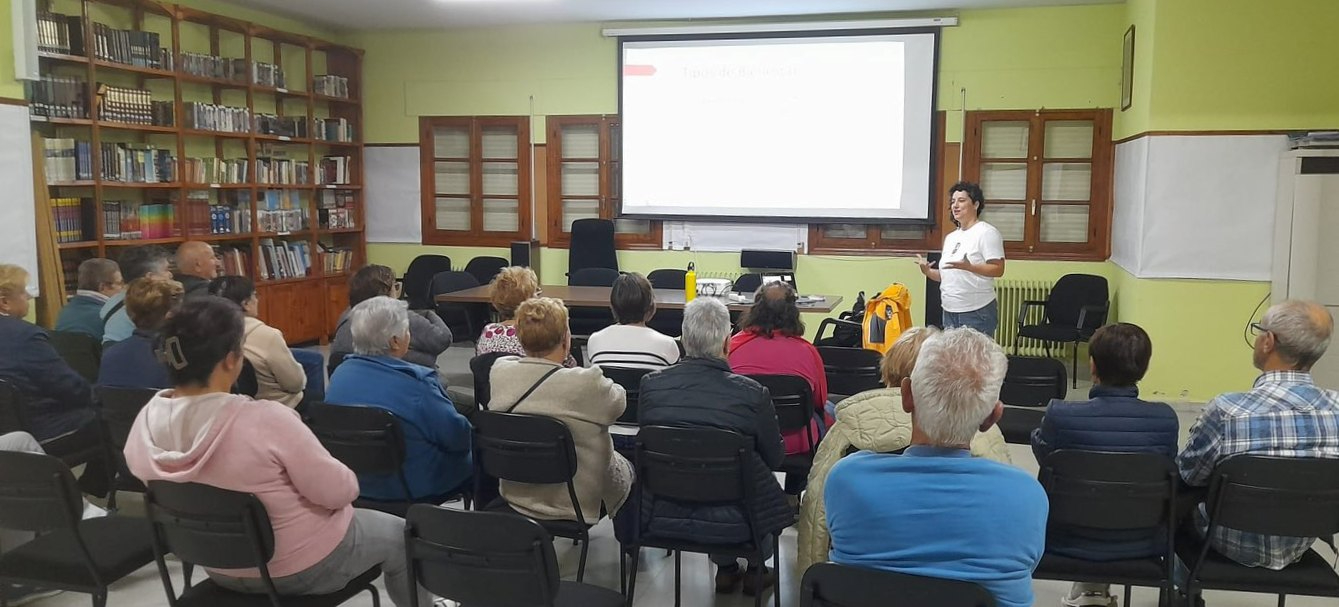 Buena asistencia al taller impartido en Navasfrías para potenciar el bienestar personal