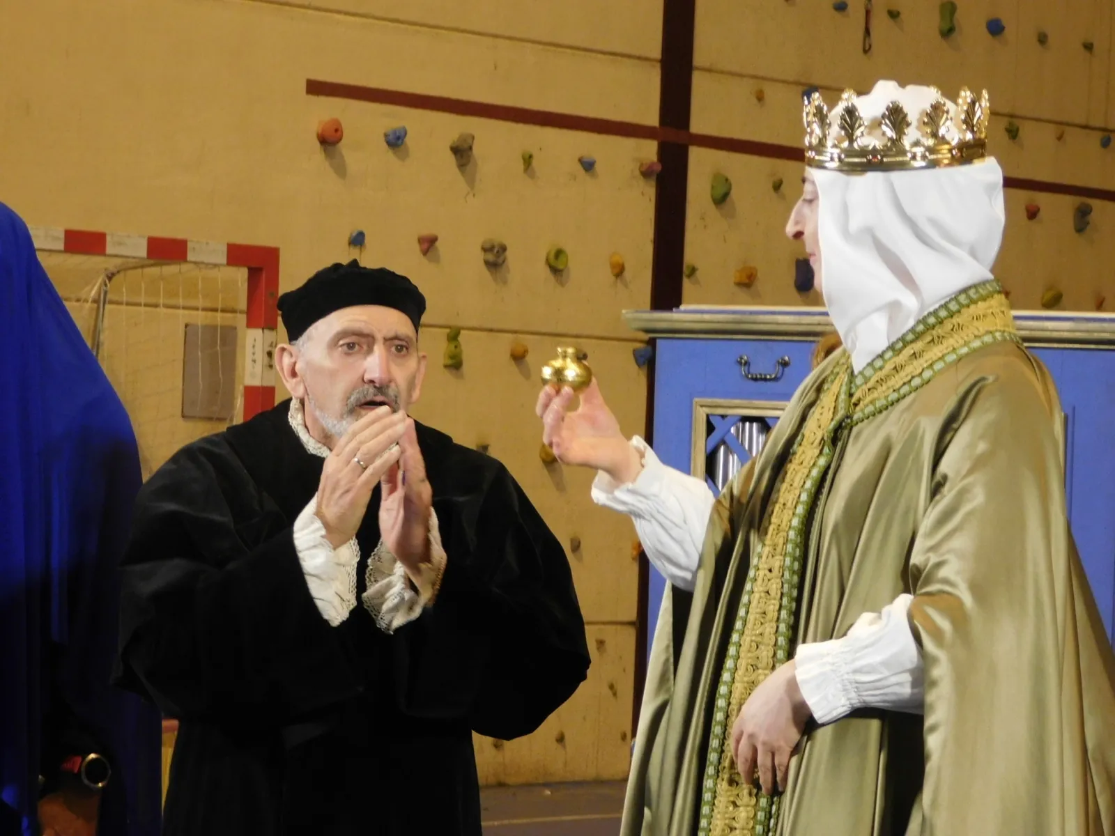 Foto 7 - TOPAS | El teatro de Lazarillo de Tormes llena de emoci&oacute;n el pabell&oacute;n de Topas con la vida de Nebrija