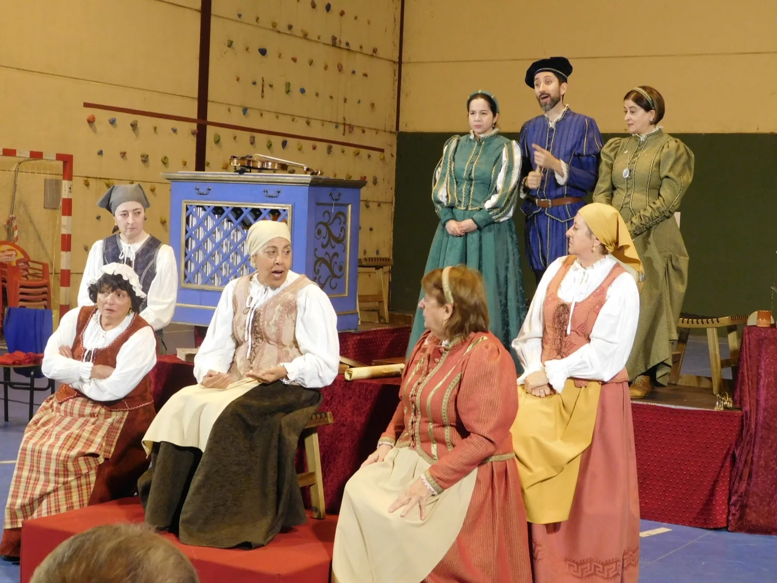 Foto 8 - TOPAS | El teatro de Lazarillo de Tormes llena de emoci&oacute;n el pabell&oacute;n de Topas con la vida de Nebrija
