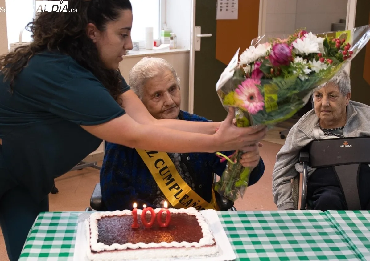 Marcelina Montes Vicente cumple 100 años en la residencia La Llanada I de Aldeadávila de la Ribera