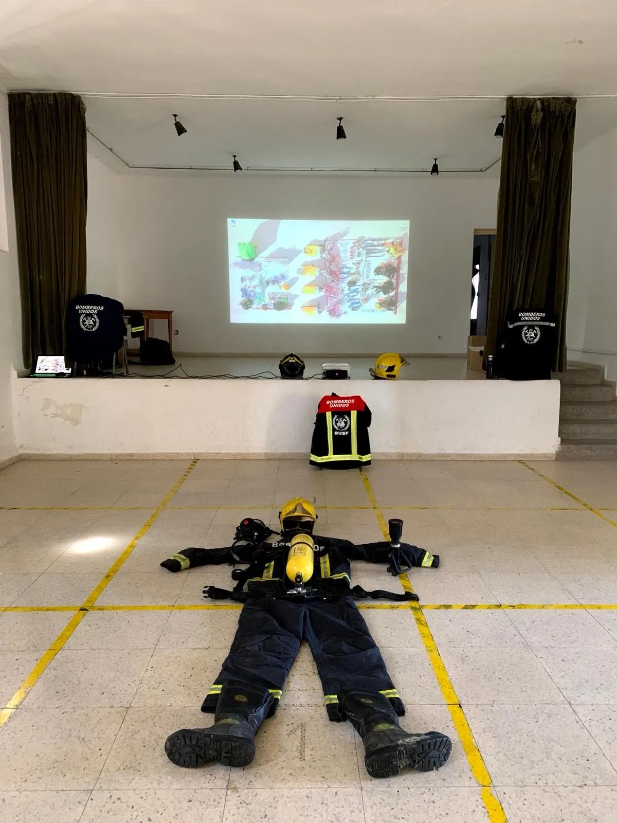 Taller pequeños Bomberos en diferentes poblaciones de Salamanca