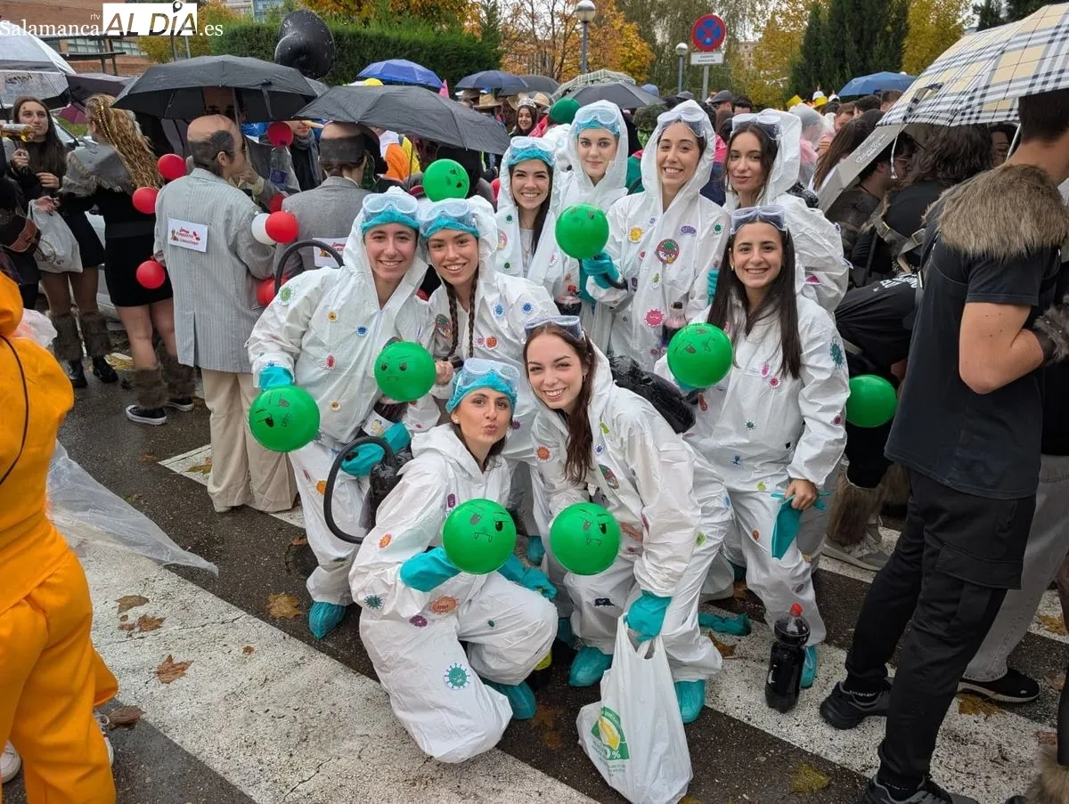 Universitarios de la Facultad de Ciencias celebrando San Albero | FOTOS: David Sañudo 