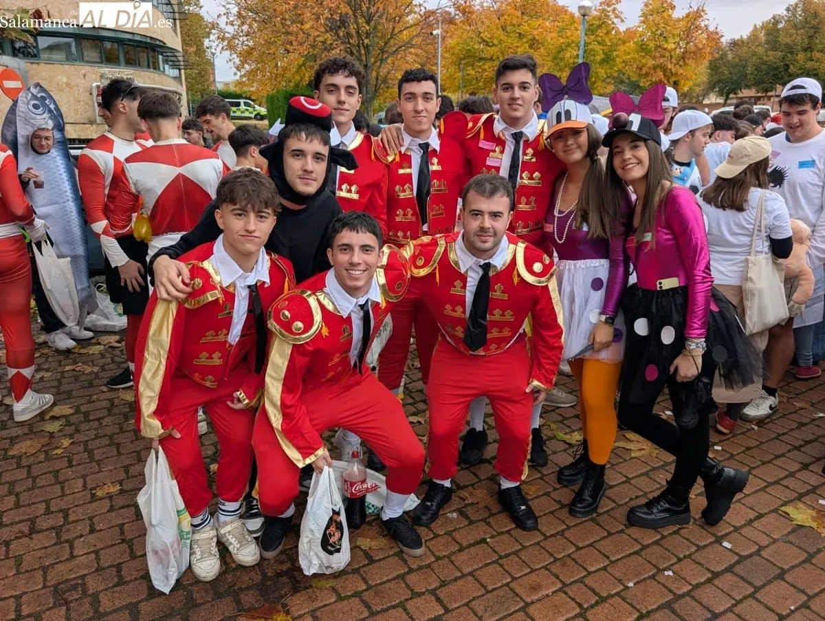 Universitarios de la Facultad de Ciencias celebrando San Albero | FOTOS: David Sañudo 