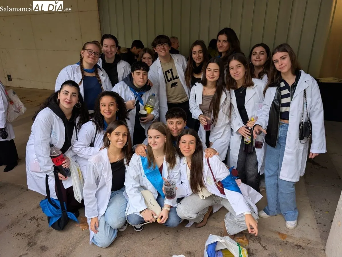 Universitarios de la Facultad de Ciencias celebrando San Albero | FOTOS: David Sañudo 