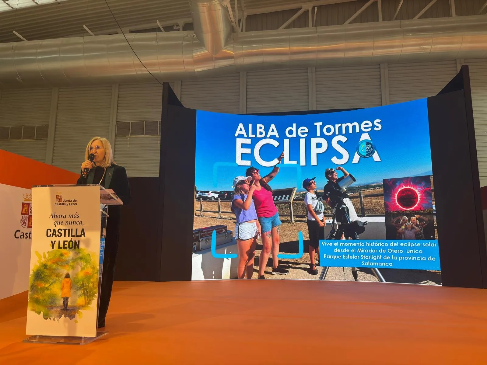 Alba de Tormes presenta en INTUR la campaña 'Alba Eclipsa' y una gran exposición sobre San Juan de la Cruz