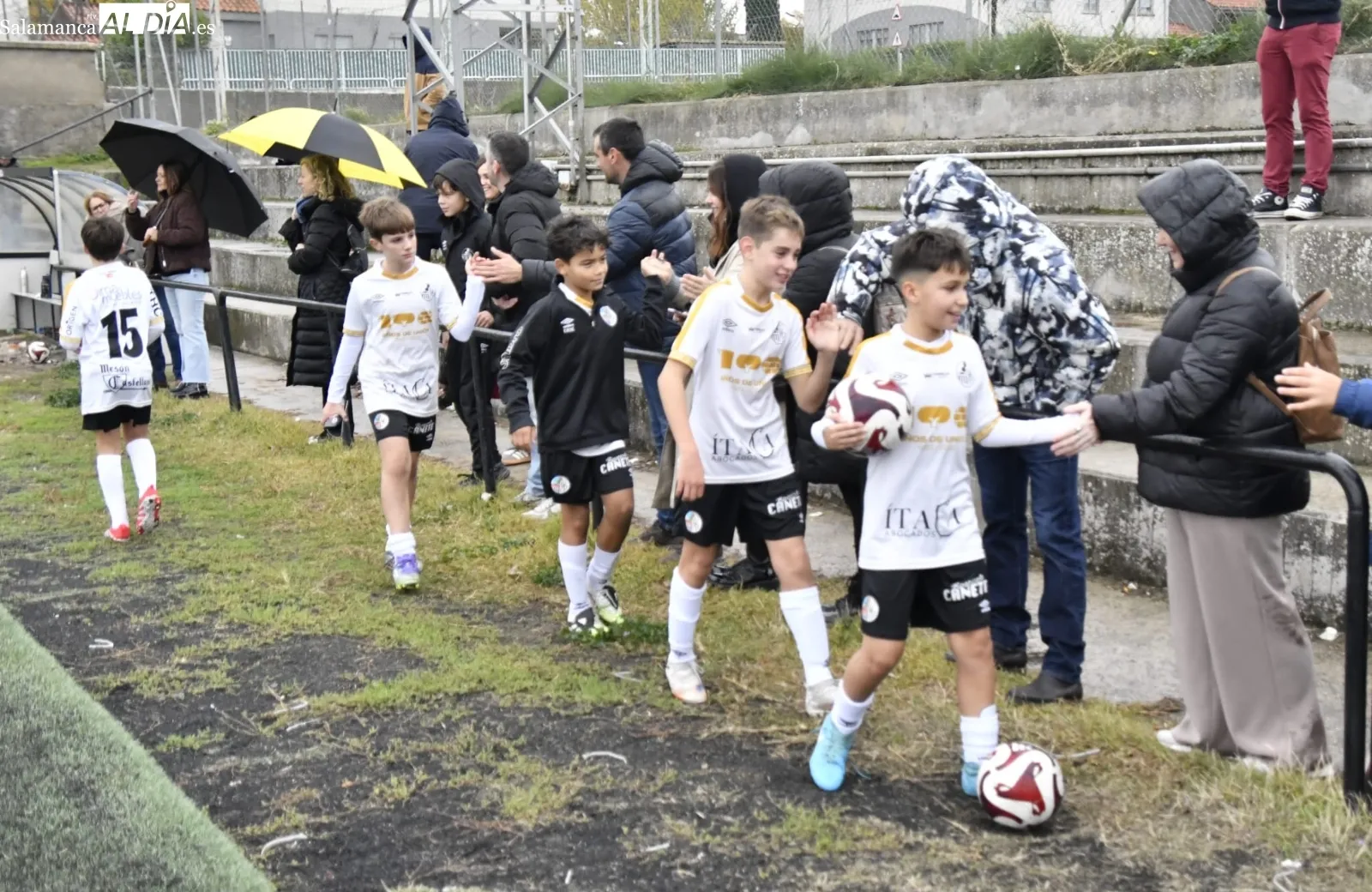 Foto 17 - FOTOS | Emocionante jornada de f&uacute;tbol base en Salamanca a mitad de noviembre