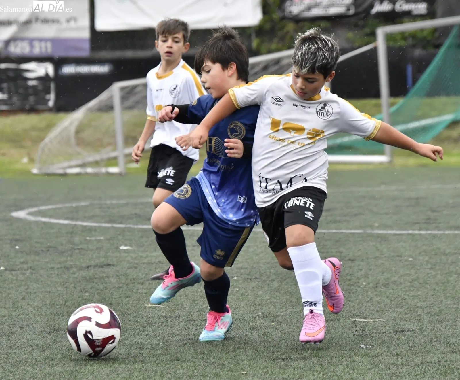 Foto 12 - FOTOS | Emocionante jornada de f&uacute;tbol base en Salamanca a mitad de noviembre