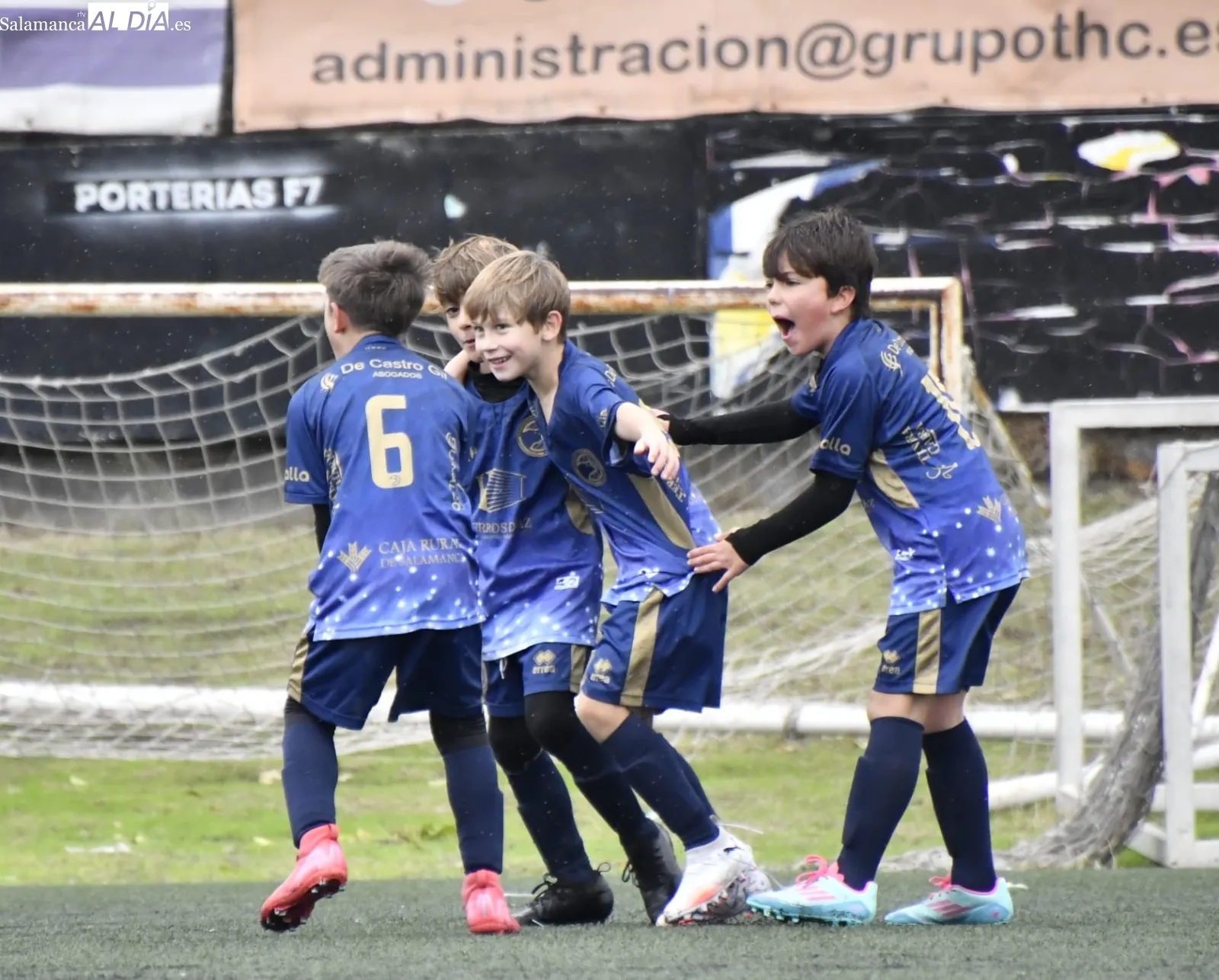 Foto 11 - FOTOS | Emocionante jornada de f&uacute;tbol base en Salamanca a mitad de noviembre