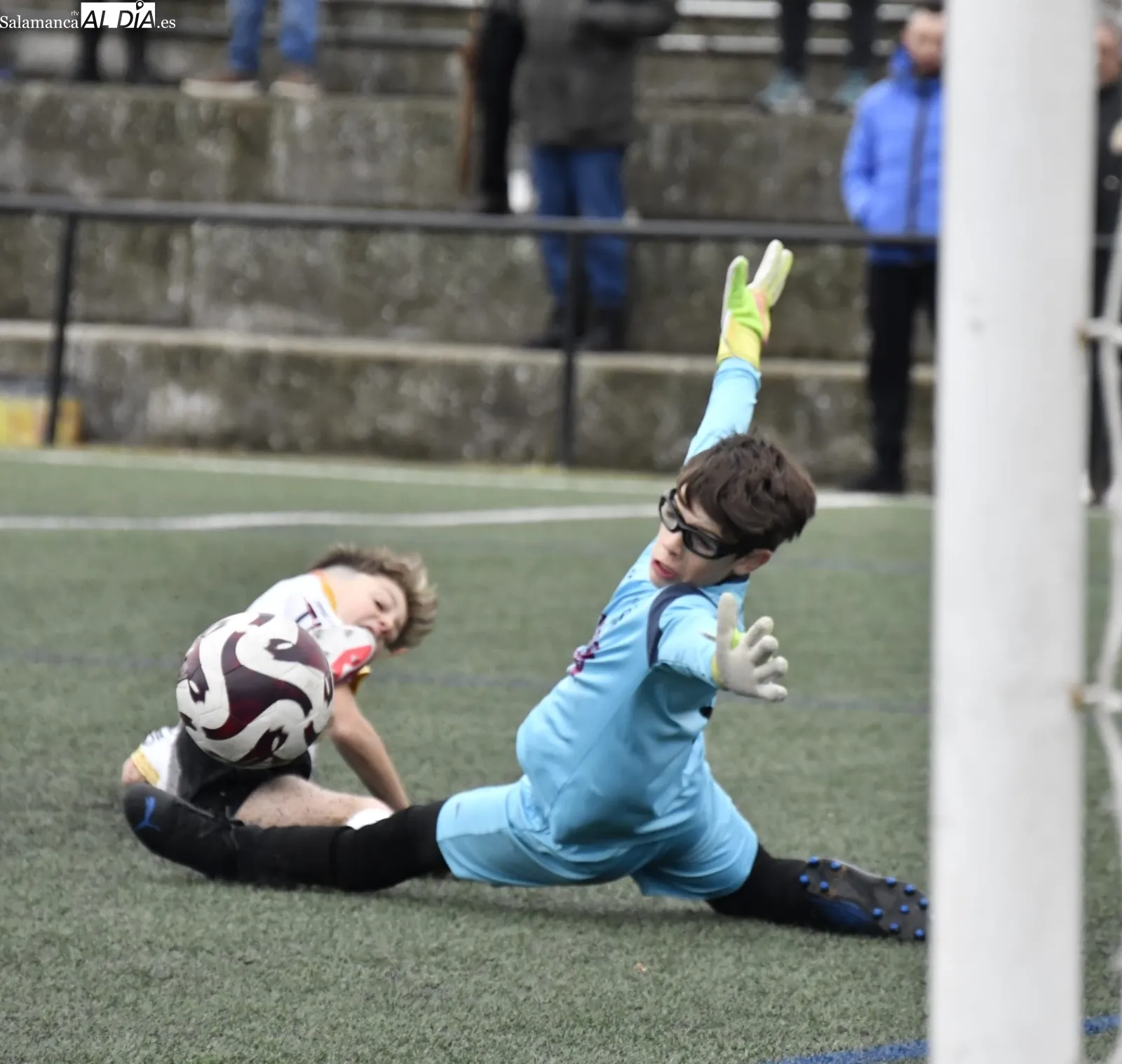 Foto 10 - FOTOS | Emocionante jornada de f&uacute;tbol base en Salamanca a mitad de noviembre