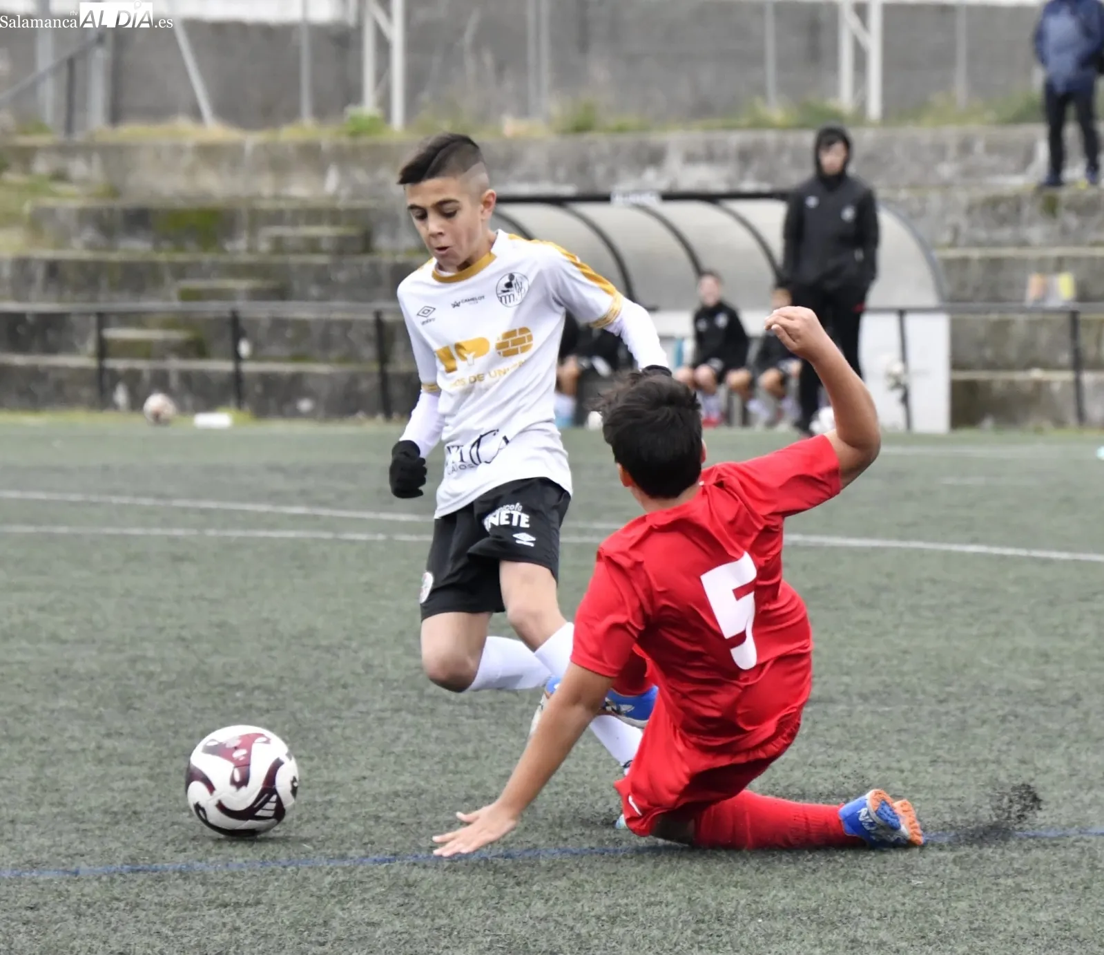 Foto 7 - FOTOS | Emocionante jornada de f&uacute;tbol base en Salamanca a mitad de noviembre