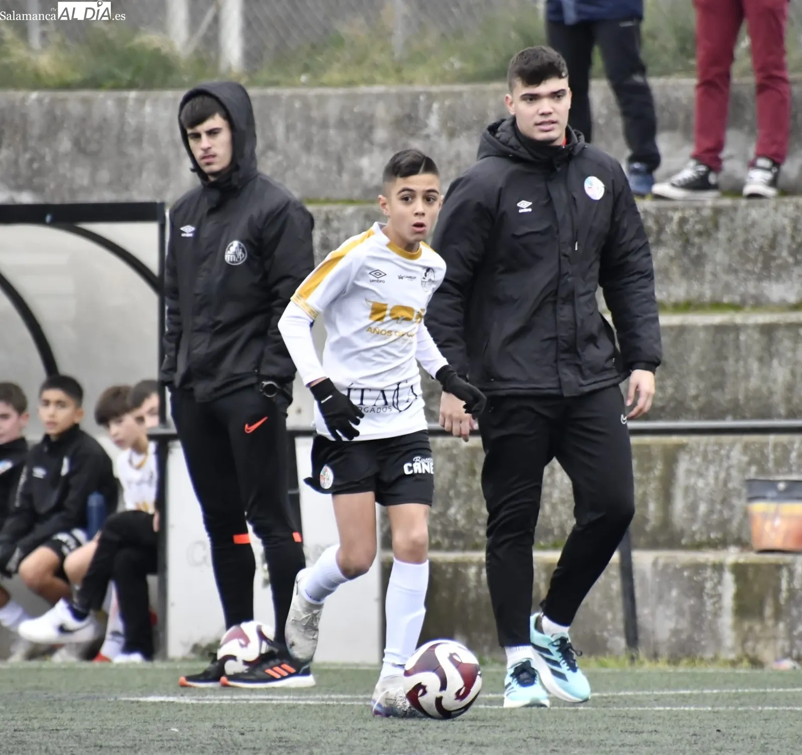 Foto 6 - FOTOS | Emocionante jornada de f&uacute;tbol base en Salamanca a mitad de noviembre