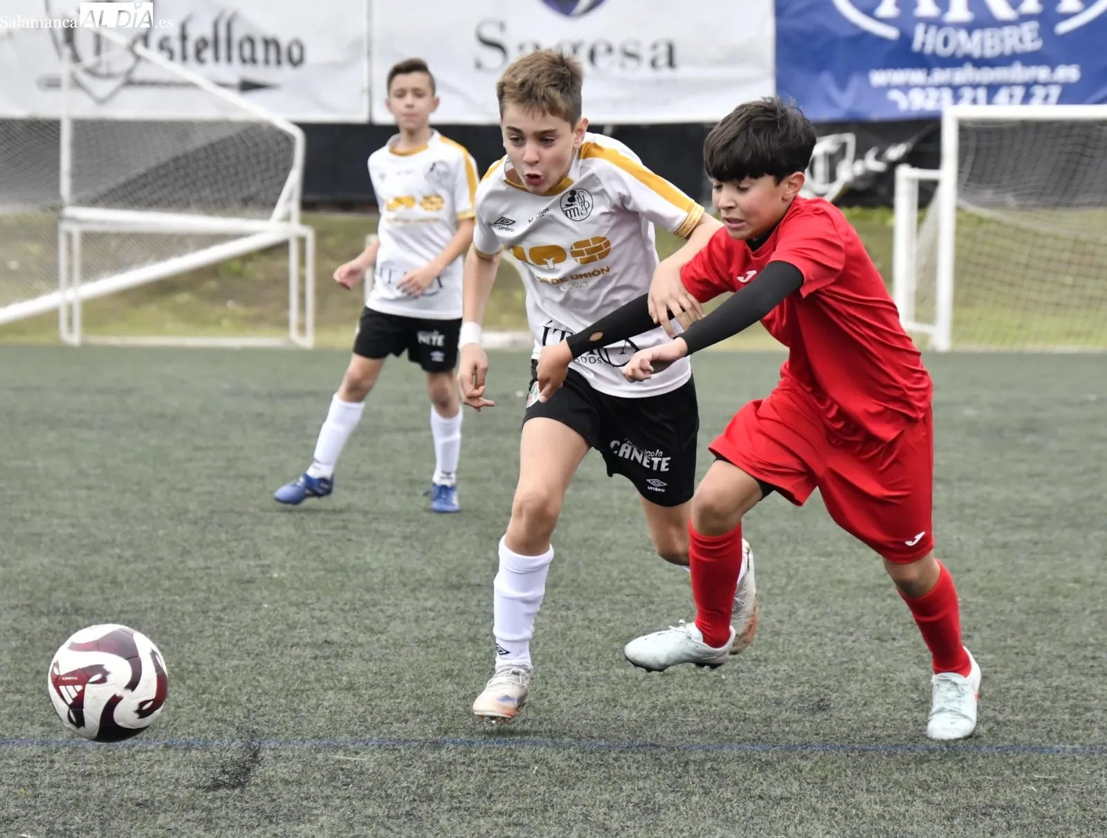 Foto 5 - FOTOS | Emocionante jornada de f&uacute;tbol base en Salamanca a mitad de noviembre