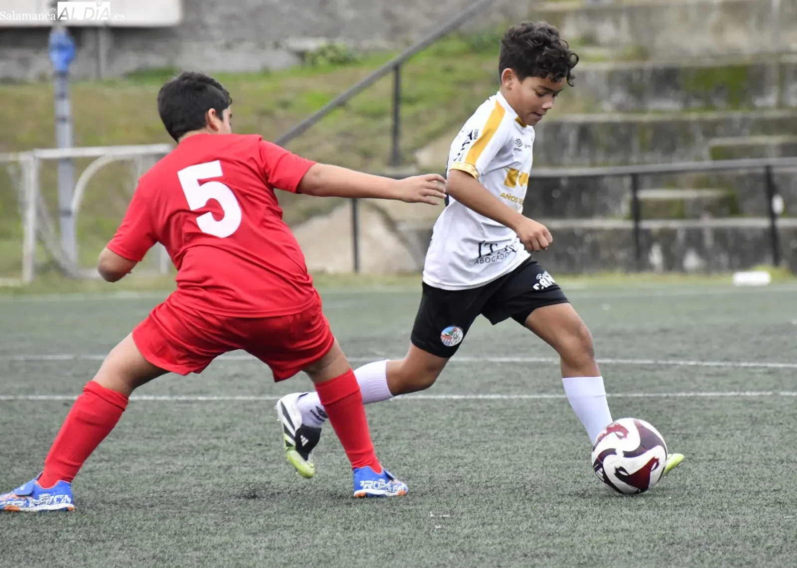 Foto 3 - FOTOS | Emocionante jornada de f&uacute;tbol base en Salamanca a mitad de noviembre