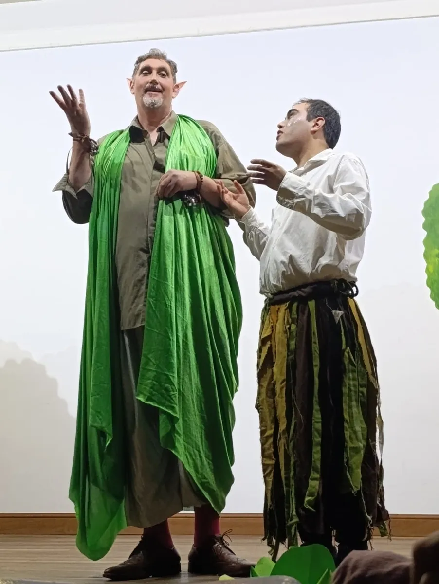 Actuación del grupo de teatro inclusive de Asprodes Vitigudino, en Villavieja