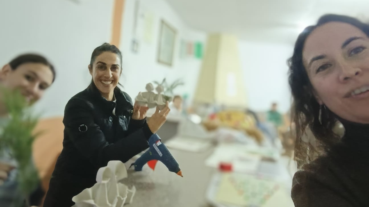 Decoración navideña en Peralejos de Arriba con reciclaje