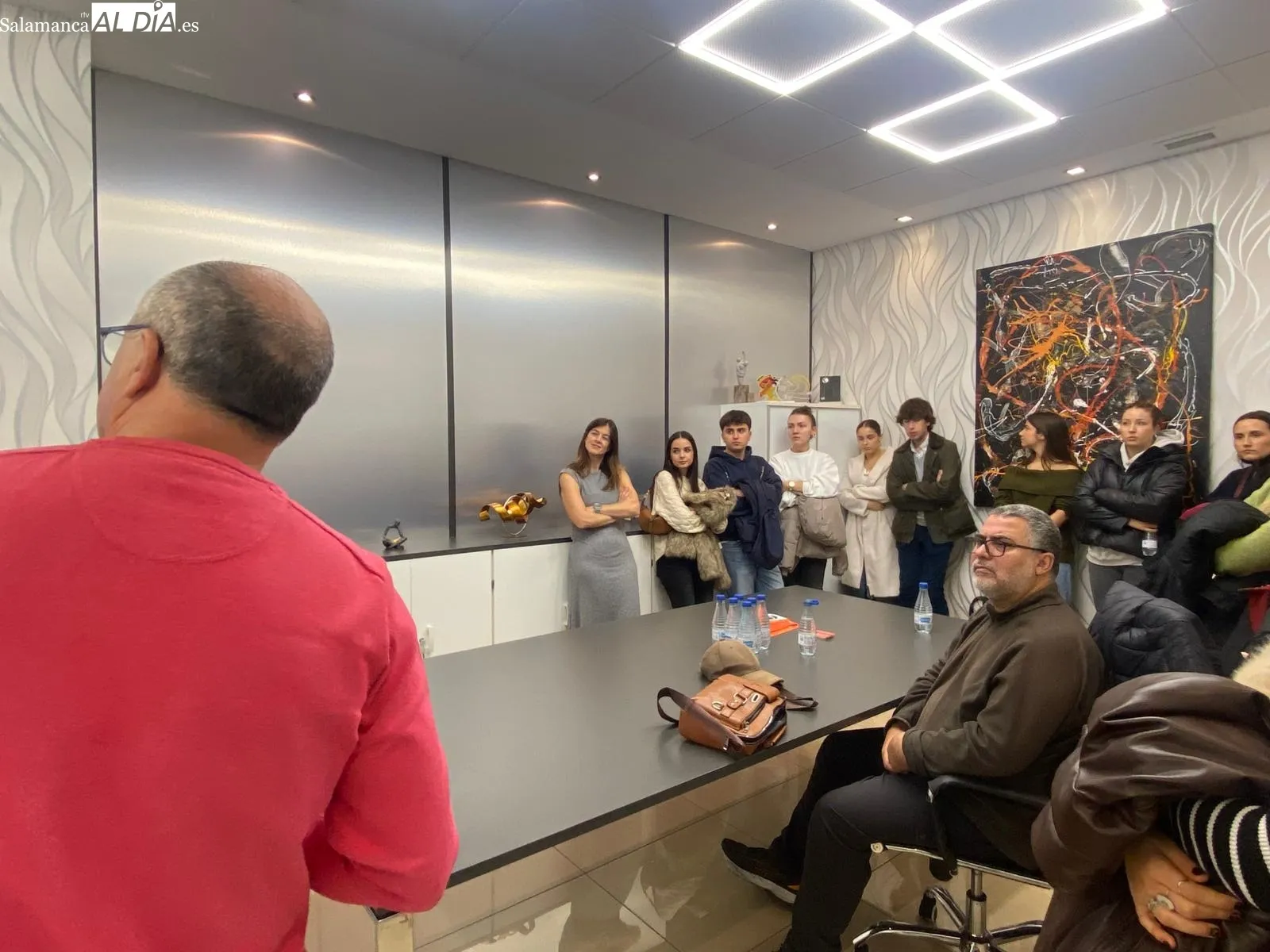 Alumnos de Publicidad de la UPSA en las instalaciones de SALAMANCArtv AL DÍA 