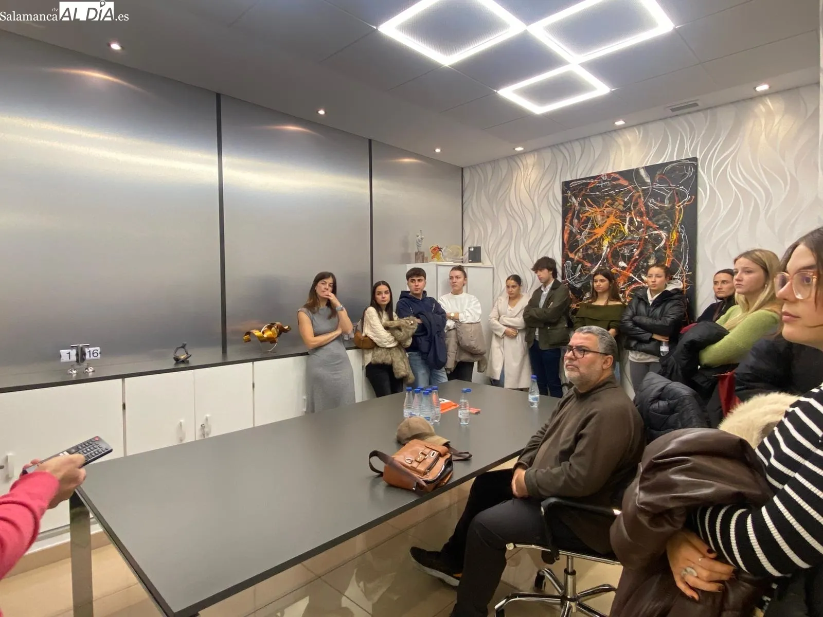 Alumnos de Publicidad de la UPSA en las instalaciones de SALAMANCArtv AL DÍA 