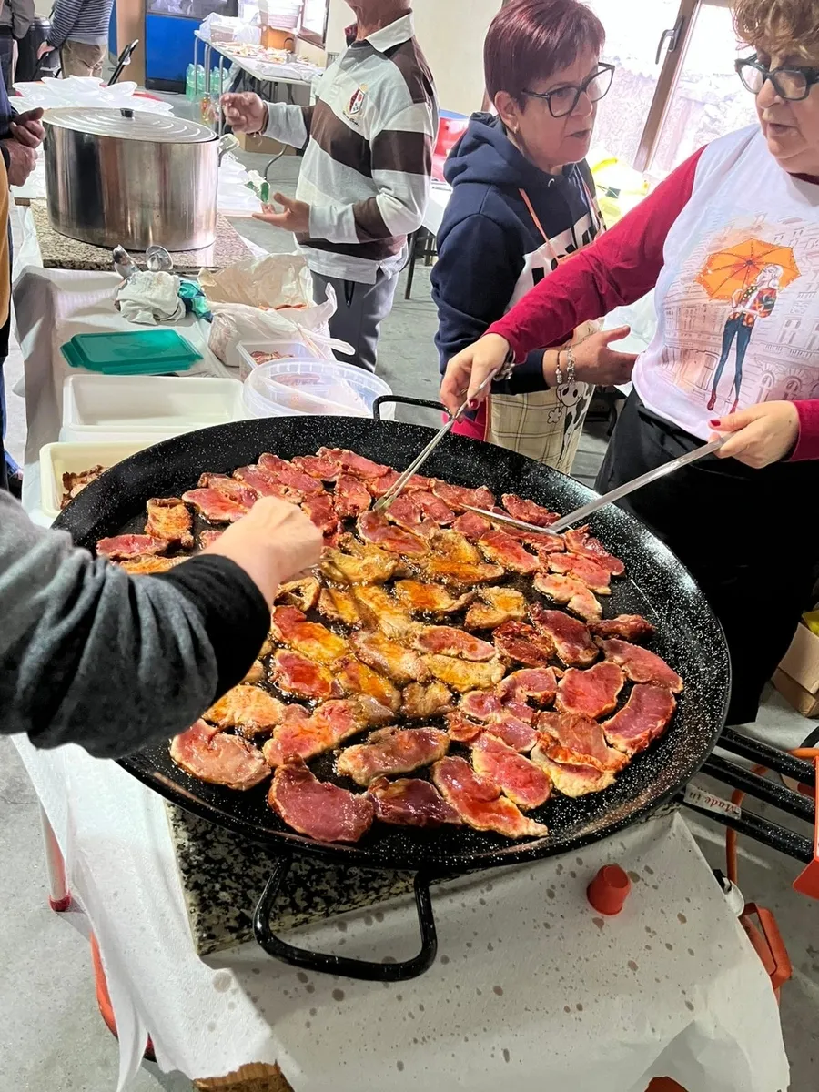 Última comida de la matanza del año en Gejo de los Reyes