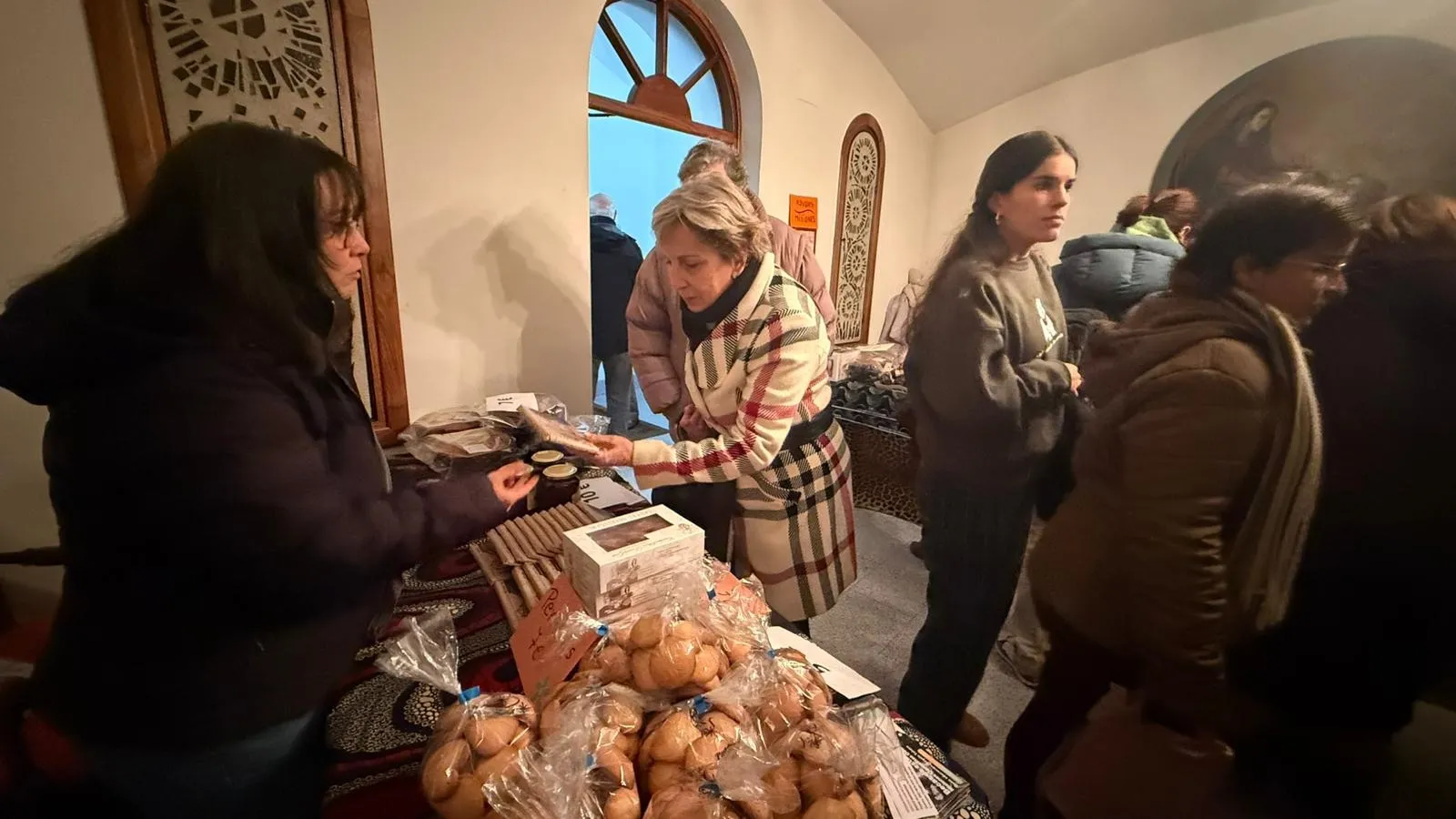 Los Carmelitas organizan una venta solidaria en Santa Magdalena para ayudar a la infancia misionera