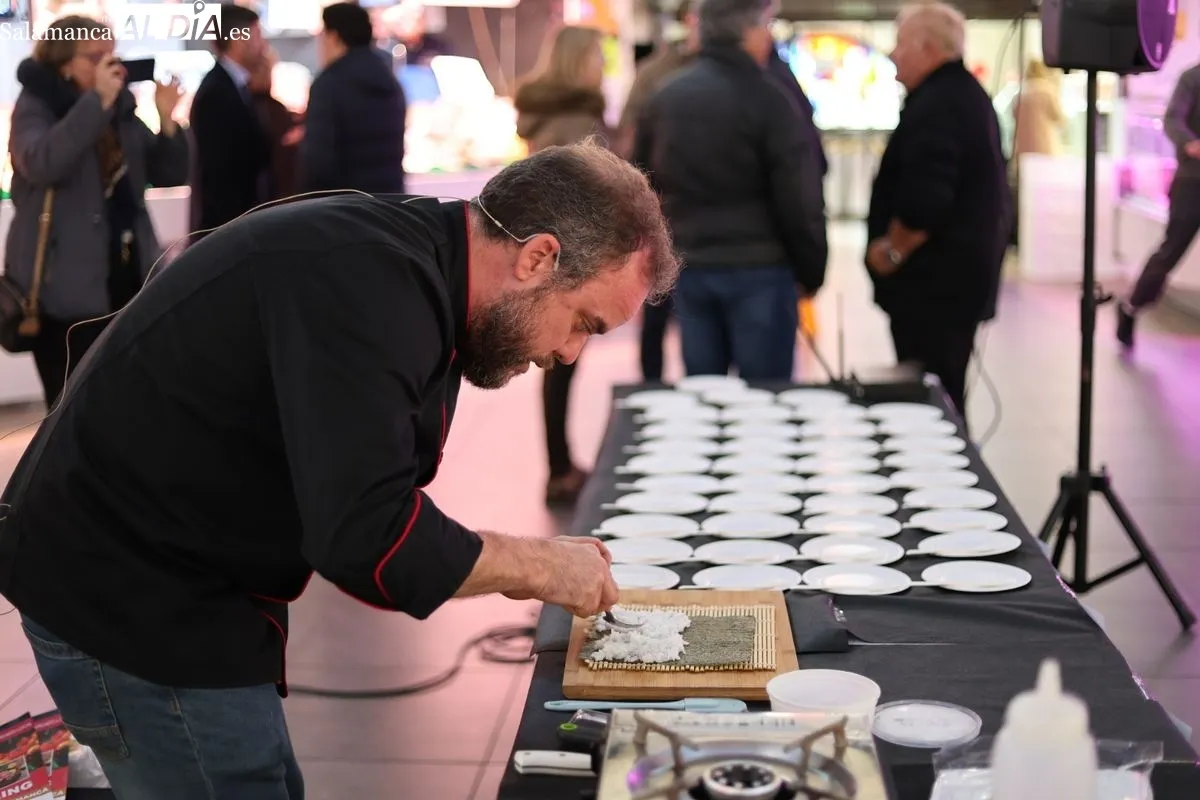 Actividad ‘Posicionamiento del mercado local. Showcooking en el mercado central de Salamanca' | FOTOS: David Sañudo  