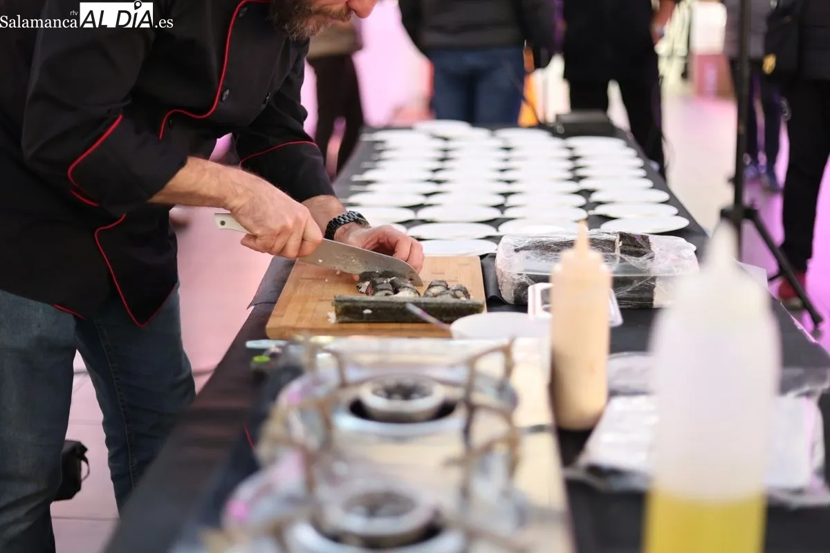 Actividad ‘Posicionamiento del mercado local. Showcooking en el mercado central de Salamanca' | FOTOS: David Sañudo  