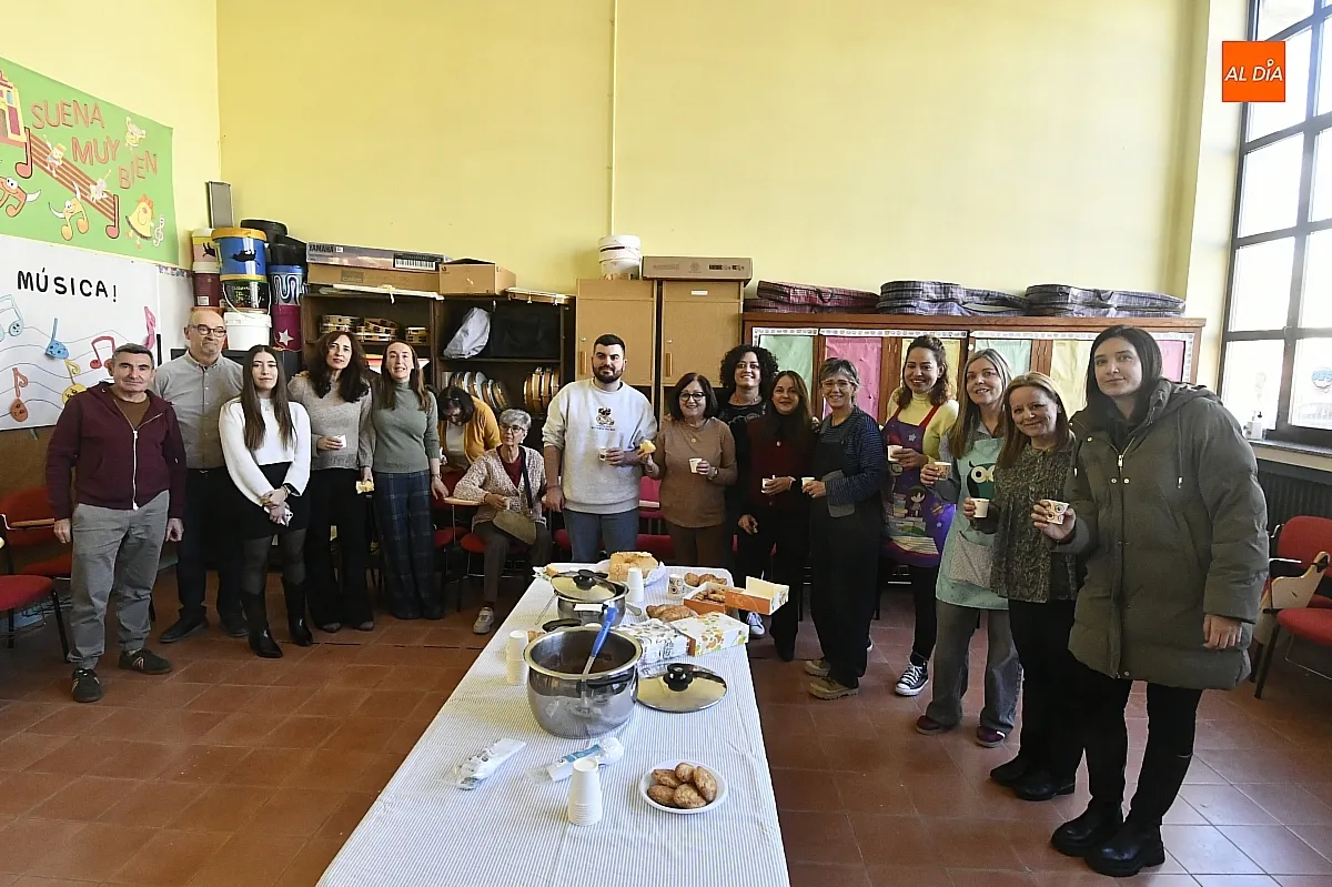 Actividades conjuntas entre alumnos, antiguas y futuras maestras del Centro