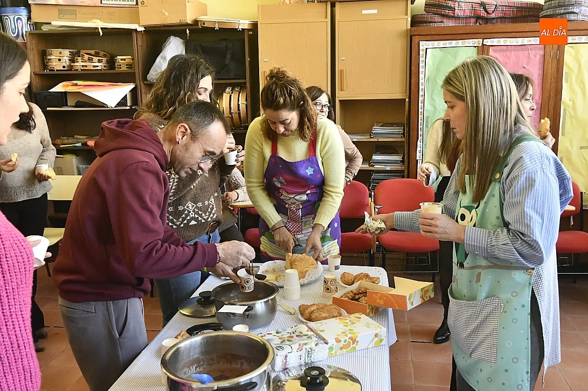 Actividades conjuntas entre alumnos, antiguas y futuras maestras del Centro